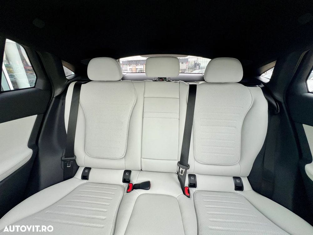 Mercedes-Benz GLC Coupe 300 e 4MATIC - 13