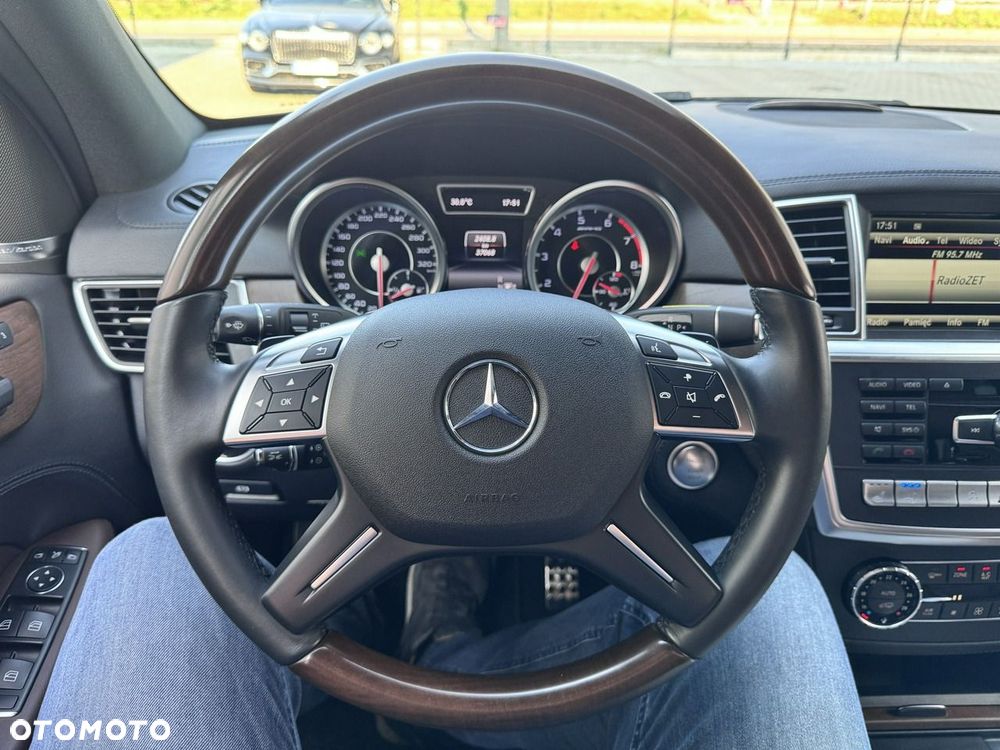 Mercedes-Benz GL 63 AMG 4Matic AMG Speedshift Plus 7G-TRONIC - 25