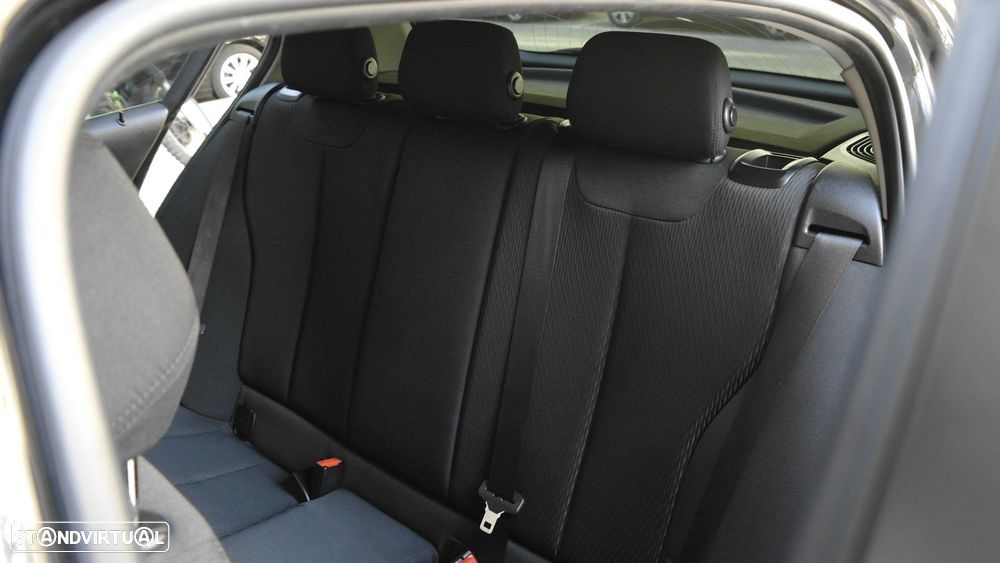 BMW 116 d EfficientDynamics - 22
