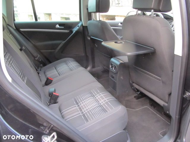 Volkswagen Tiguan 2.0 TDI SCR BlueMotion Technology Lounge Sport & Style - 12