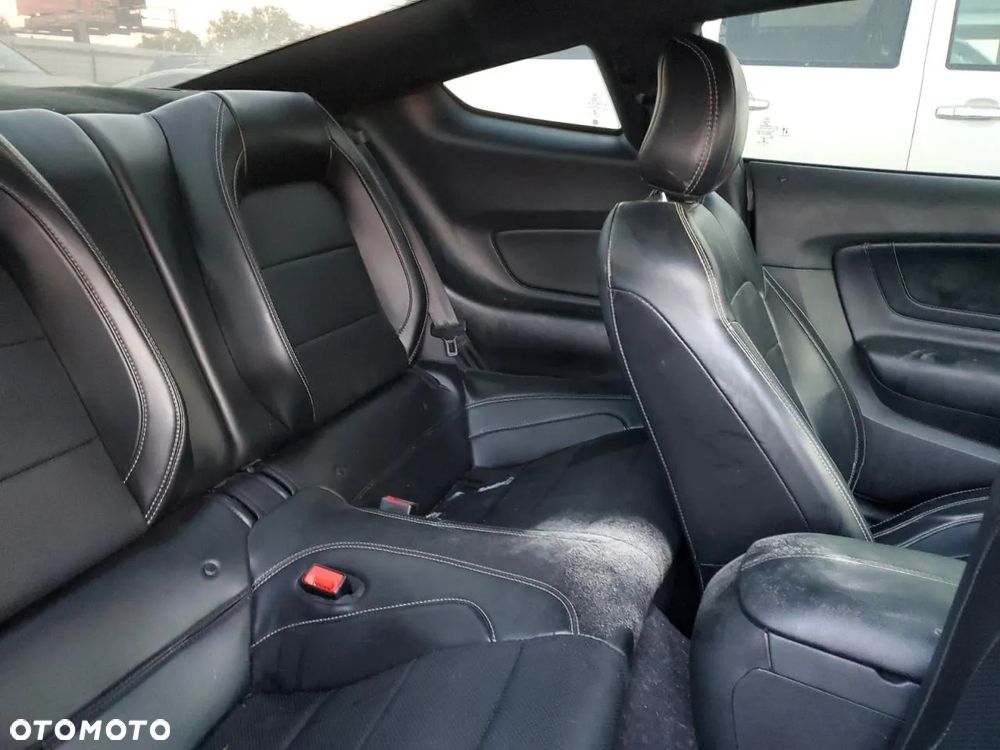 Ford Mustang 5.0 V8 GT - 9