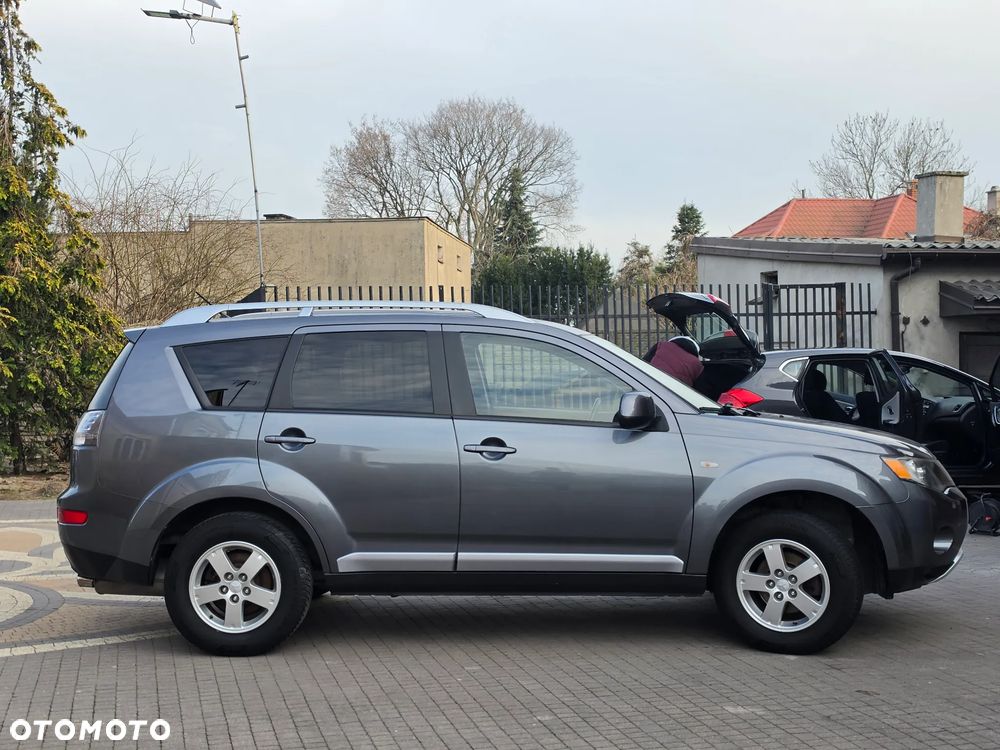 Mitsubishi Outlander - 14