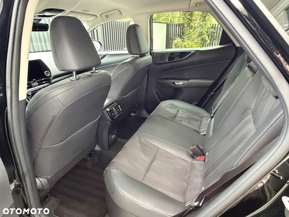 Lexus NX 350h Business AWD - 21