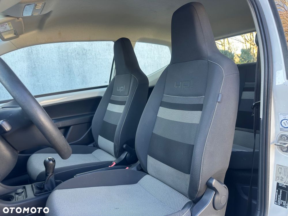 Volkswagen up! BlueMotion Technology street - 8