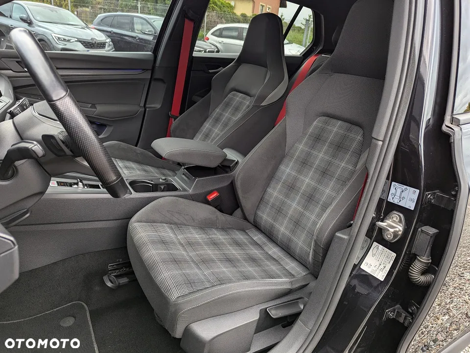 Volkswagen Golf VIII 2.0 TDI GTD DSG - 28