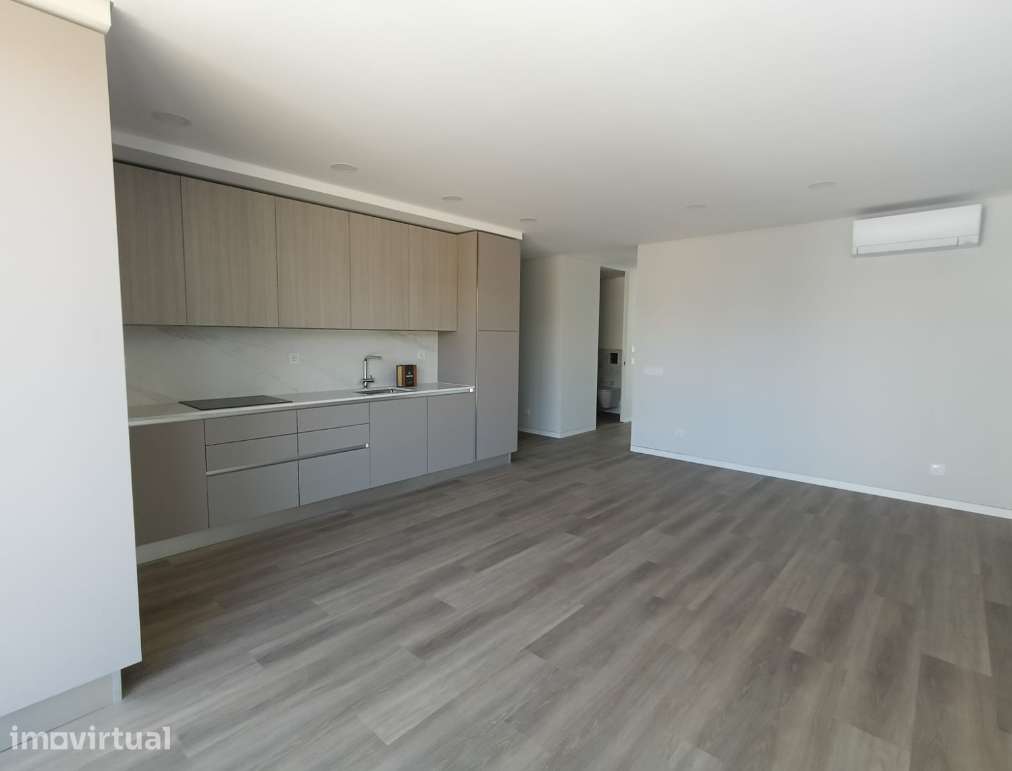 Apartamento T2 no 2º andar - excelente localização - Grande imagem: 2/15