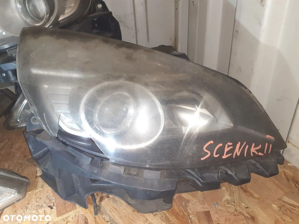 Reflektor PRAWY PRAWA LAMPA PRZÓD RENAULT SCENIC 2 KSENON XENON USZKODZONA Z PRZEZNACZENIEM NA CZĘŚCI - 1