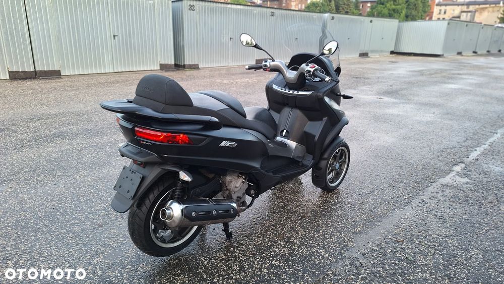 Piaggio MP-3 - 12