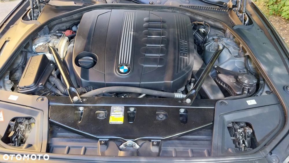 BMW Seria 5 525d - 14