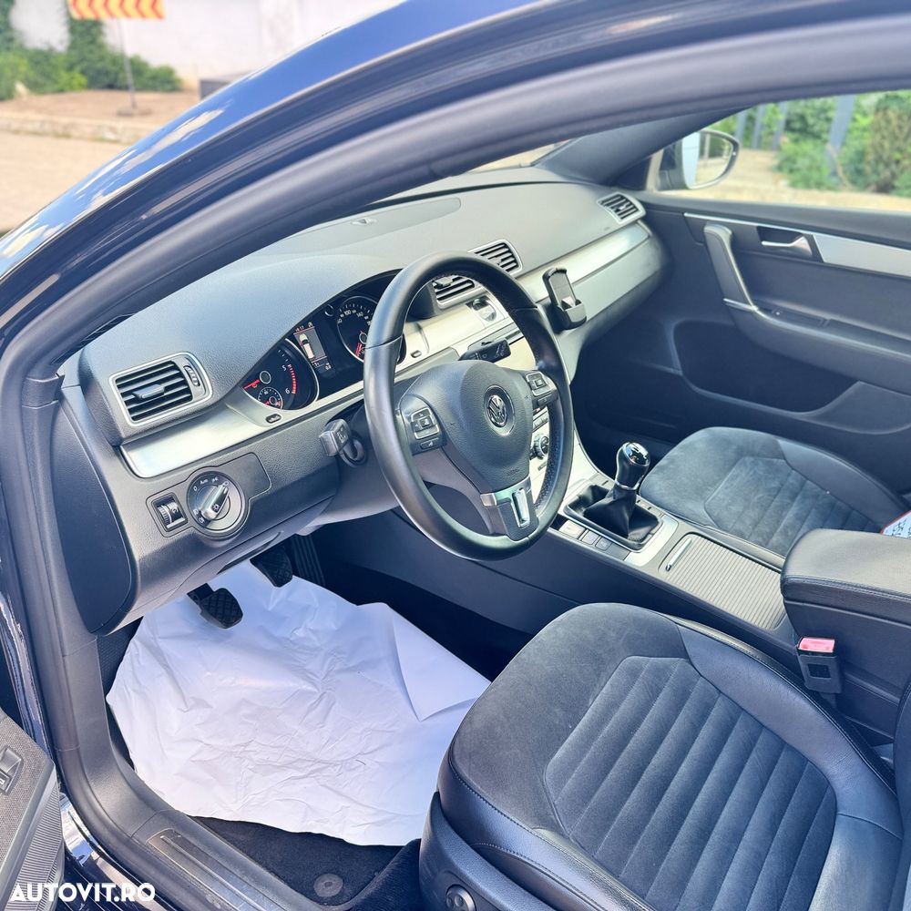 Volkswagen Passat 2.0 Blue TDI SCR Highline - 14
