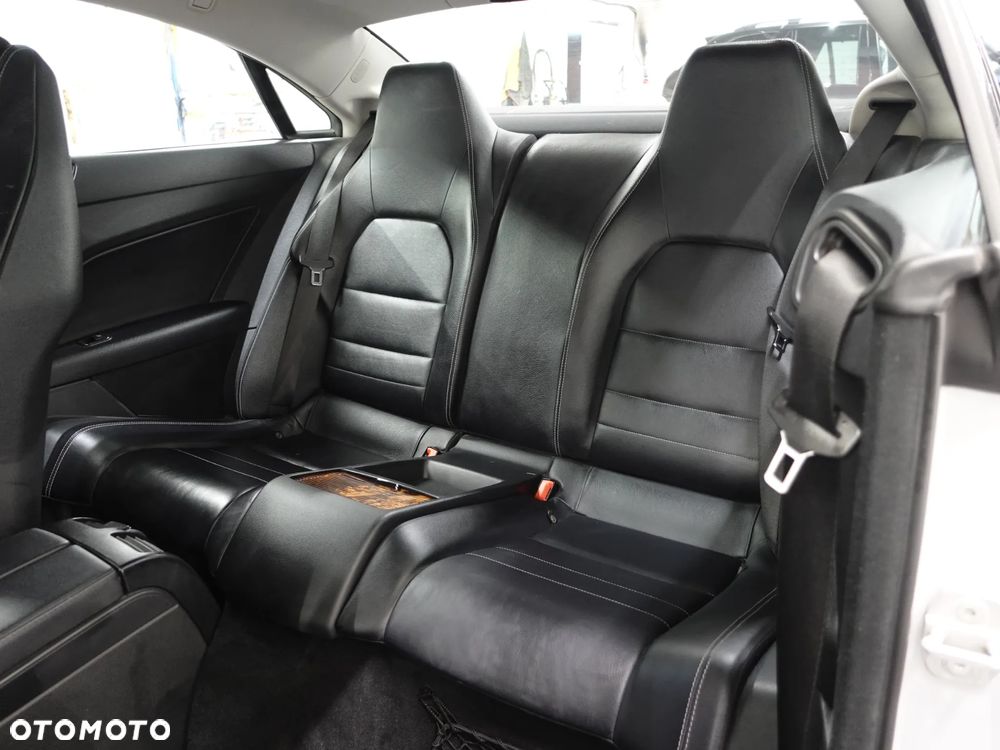 Mercedes-Benz Klasa E 350 CDI DPF BlueEFFICIENCY 7G-TRONIC Avantgarde - 22