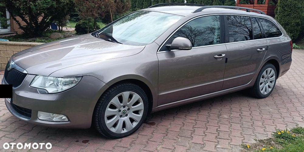 Skoda Superb 2.0 TDI DSG Ambition - 2