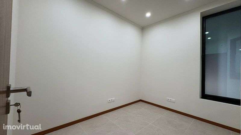 2 salas de escritório para arrendar - Grande imagem: 2/9