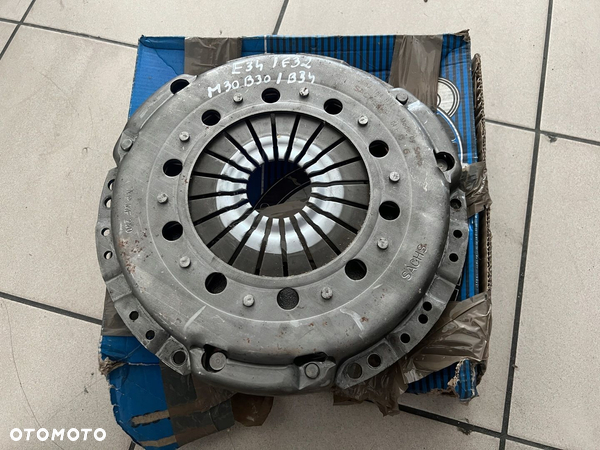 BMW E34 E32 M30 DOCISK SŁONECZKO SPRZĘGŁA SACHS 240MM