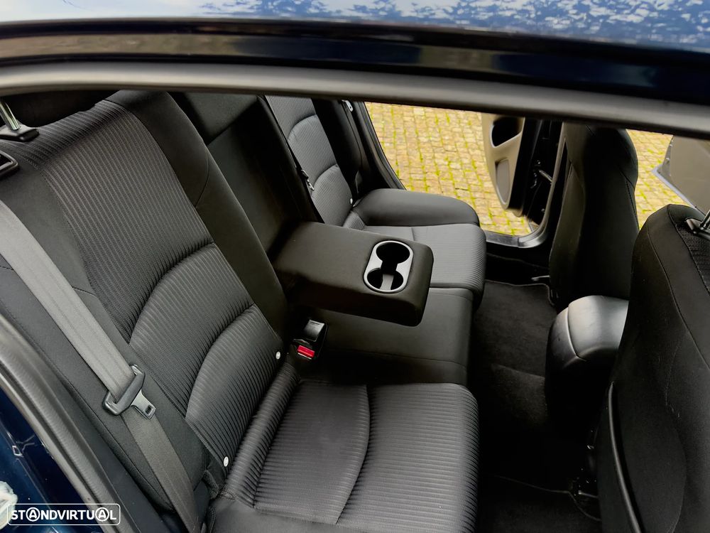 Mazda 3 1.5 Sky-D Excellence Navi - 6
