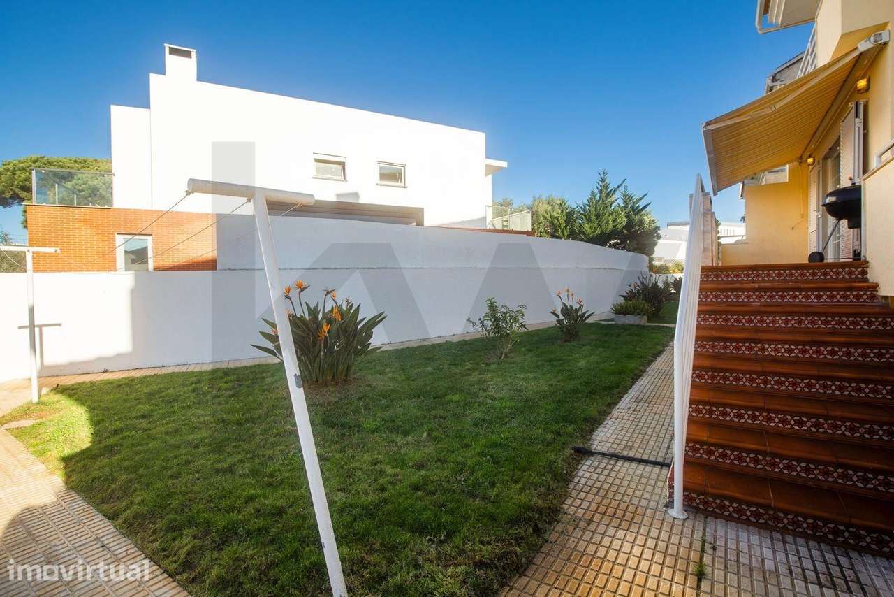 Moradia com jardim privativo em Estoril - Pau Gordo – espaço, conforto - Grande imagem: 2/31