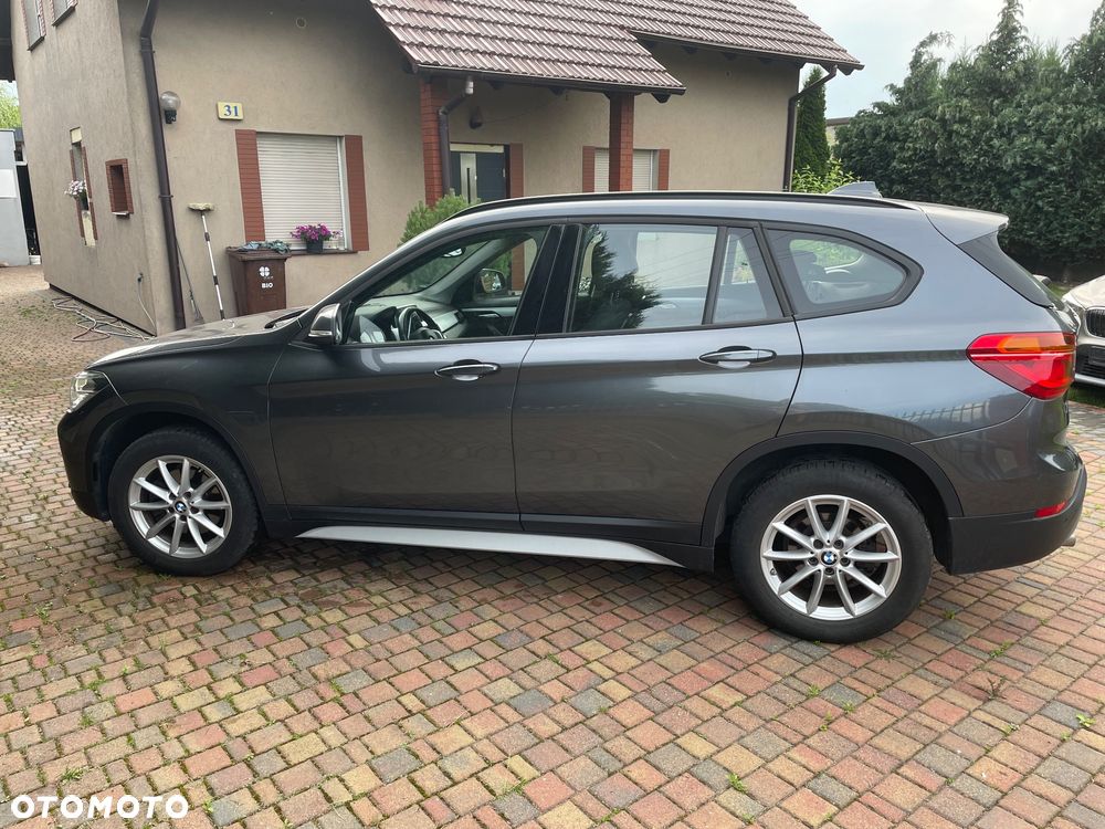 BMW X1 sDrive18d - 11