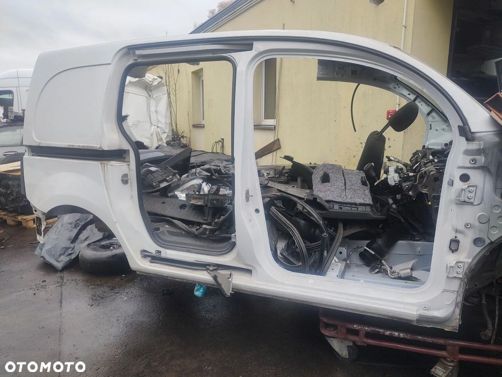 KANGOO II LIFT BŁOTNIK TYŁ PRAWY 2019 - 2