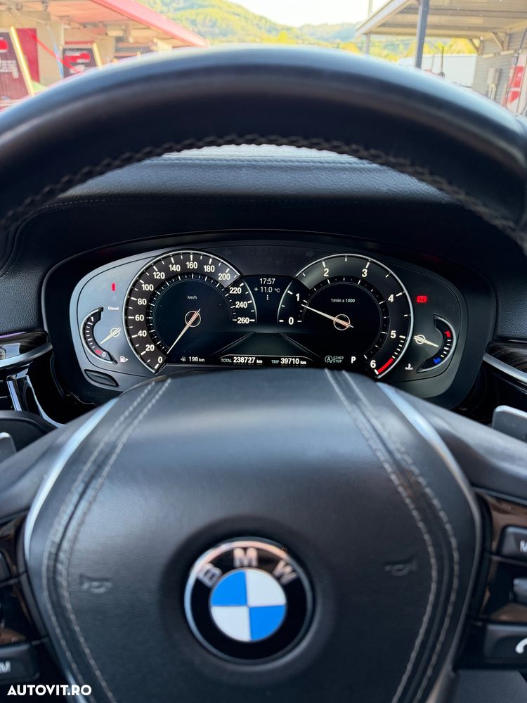 BMW Seria 5 520d Aut. Luxury Line - 13