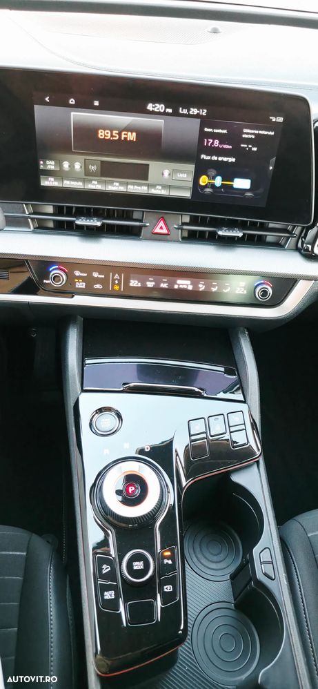 Kia Sportage 1.6 T-GDI HEV 6AT 4x2 Business Line - 16