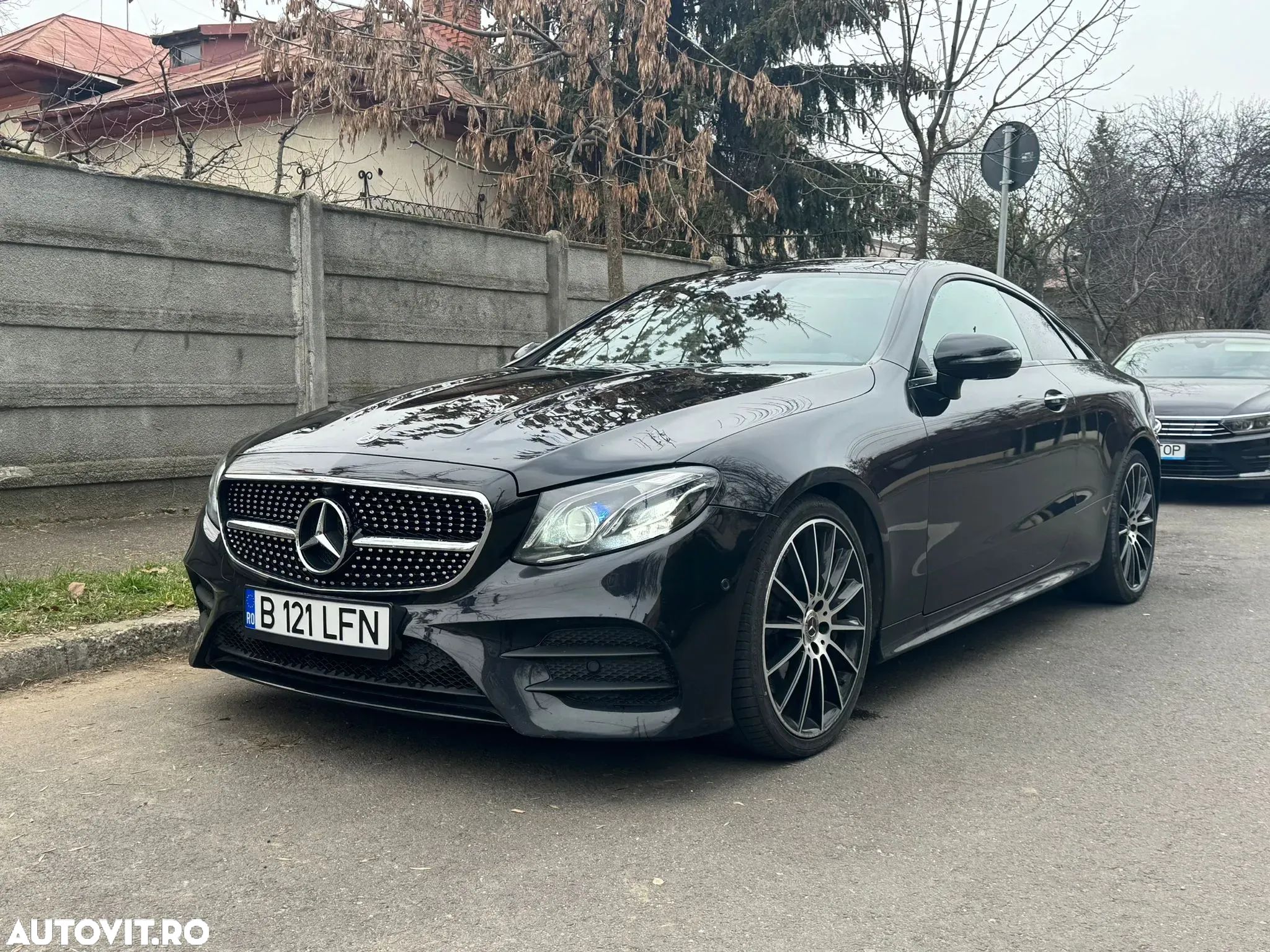 Mercedes-Benz E 300 Coupe 9G-TRONIC AMG Line - 1