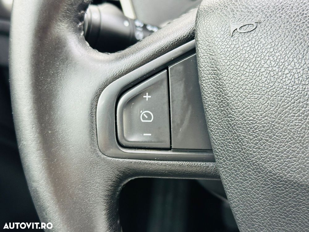 Renault Megane ENERGY dCi 110 Start & Stop Paris Business - 24