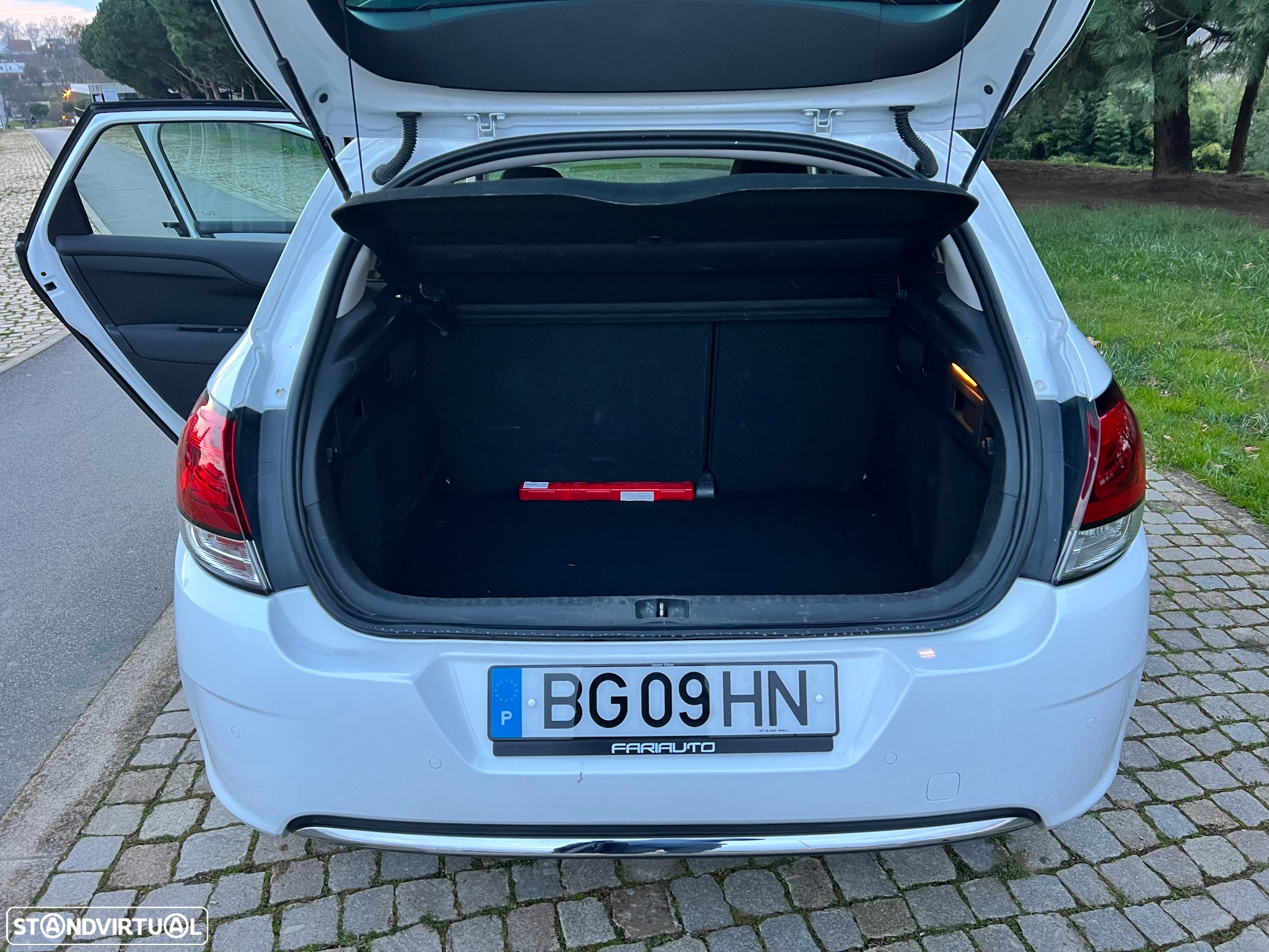 Citroën C4 BlueHDi 100 Stop&Start 86g Selection - 10