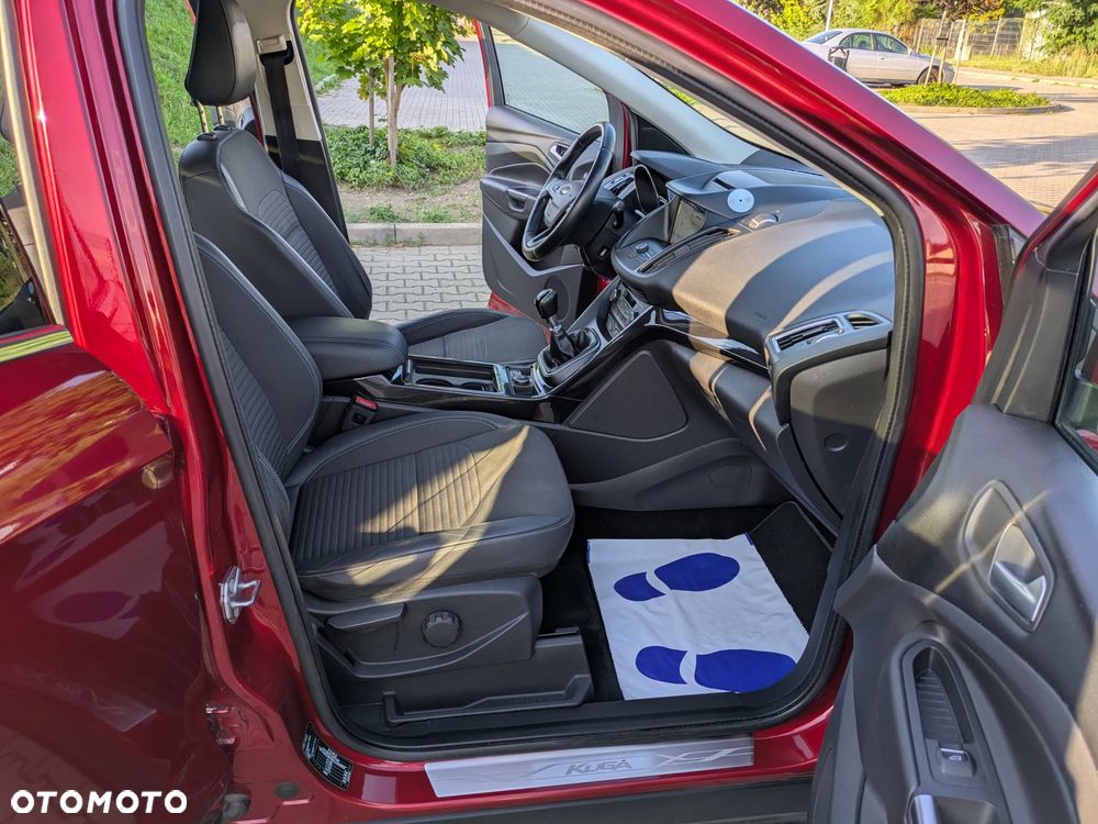 Ford Kuga 1.5 EcoBoost 2x4 Titanium - 25