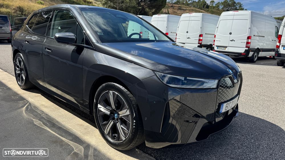 BMW iX xDrive 40 Pack Desportivo - 15