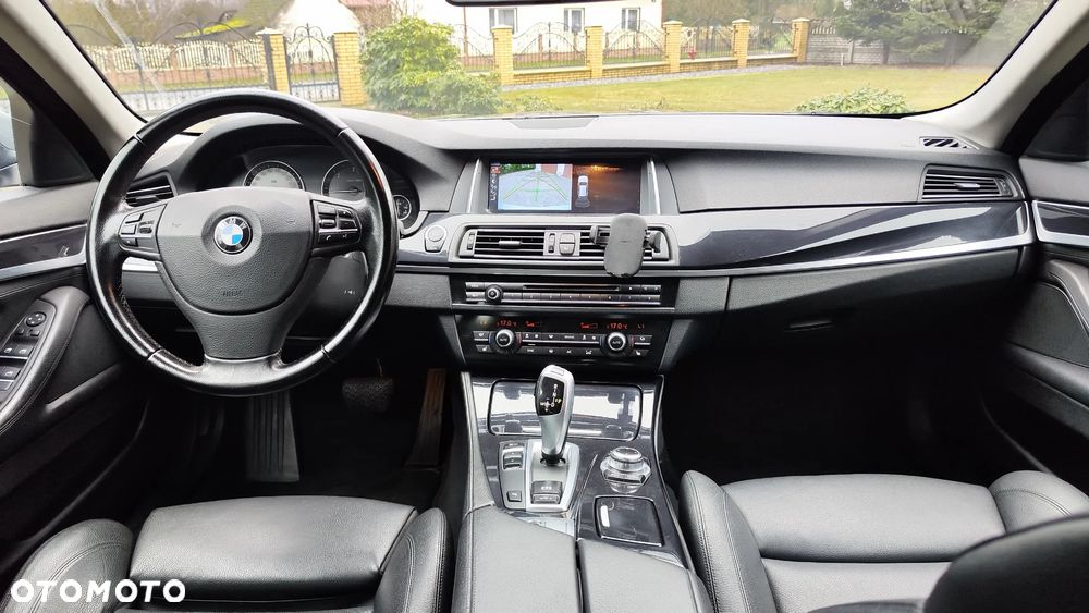BMW Seria 5 520d - 28
