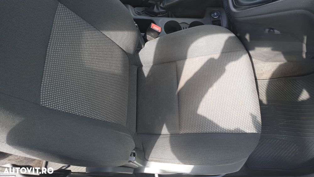 Ford Tourneo Connect - 37