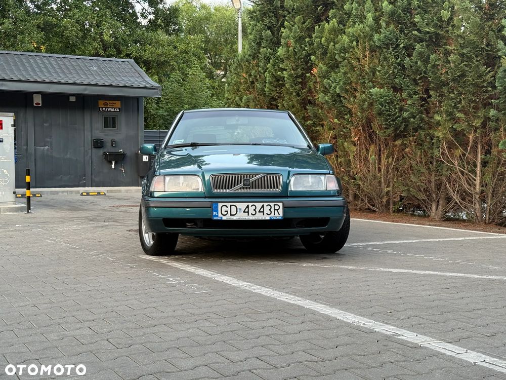 Volvo Seria 400 - 2