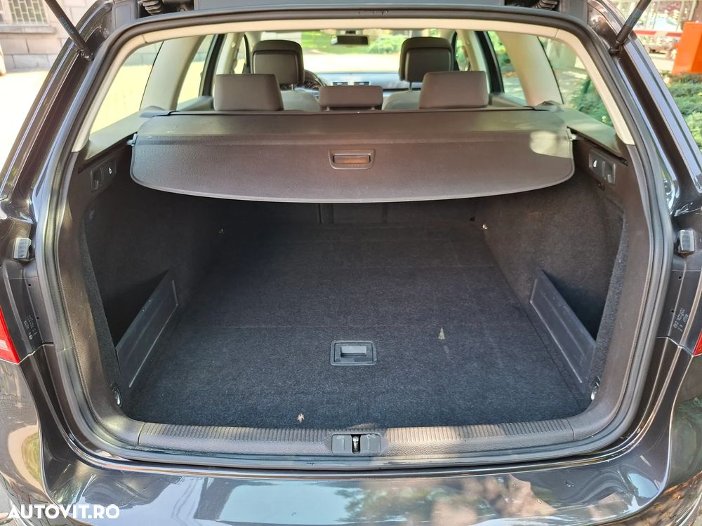Volkswagen Passat 2.0 TDI Blue TDI Comfortline - 14