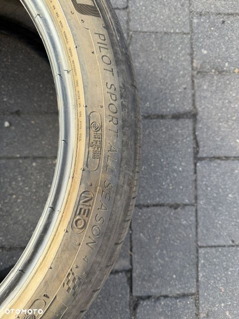 Opona Michelin Pilot Sport All Season 4 265/40 R21 Porsche USA - 2