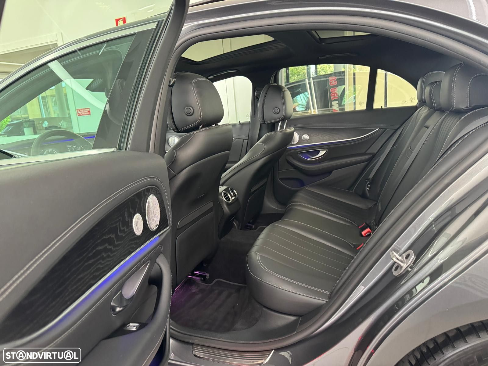 Mercedes-Benz E 220 d Exclusive - 11
