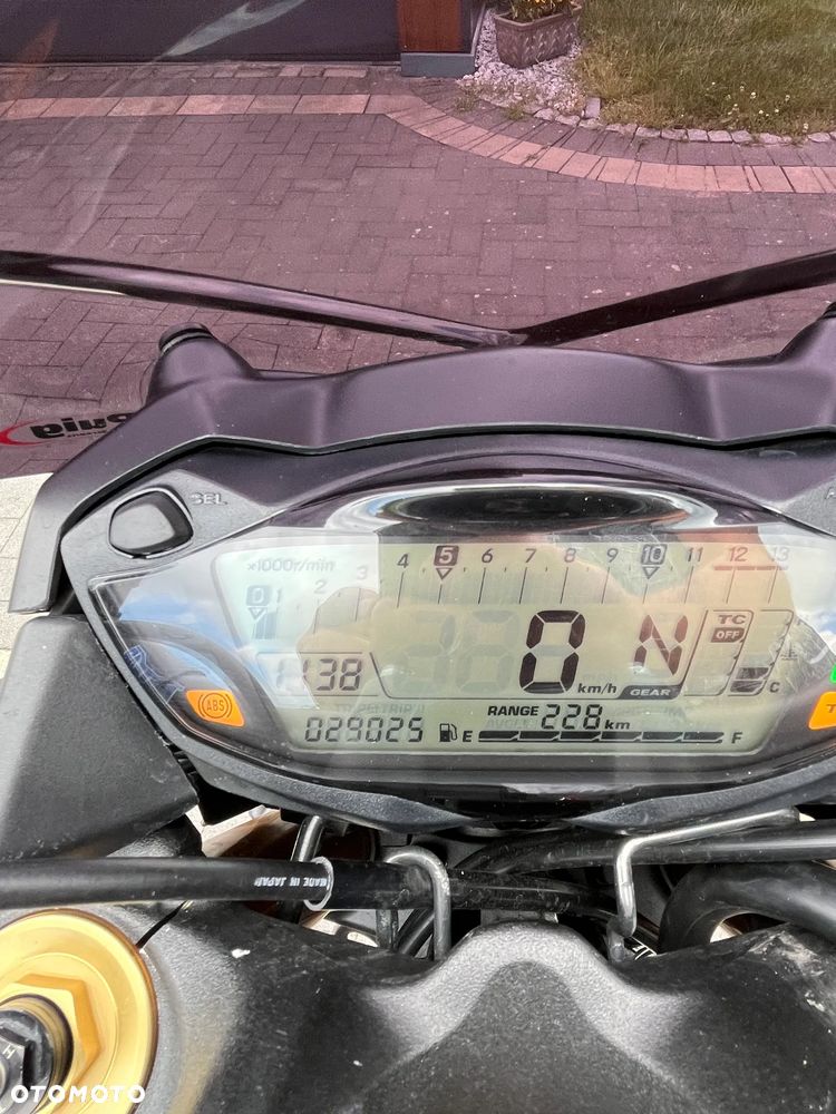 Suzuki GSX 1000 - 15
