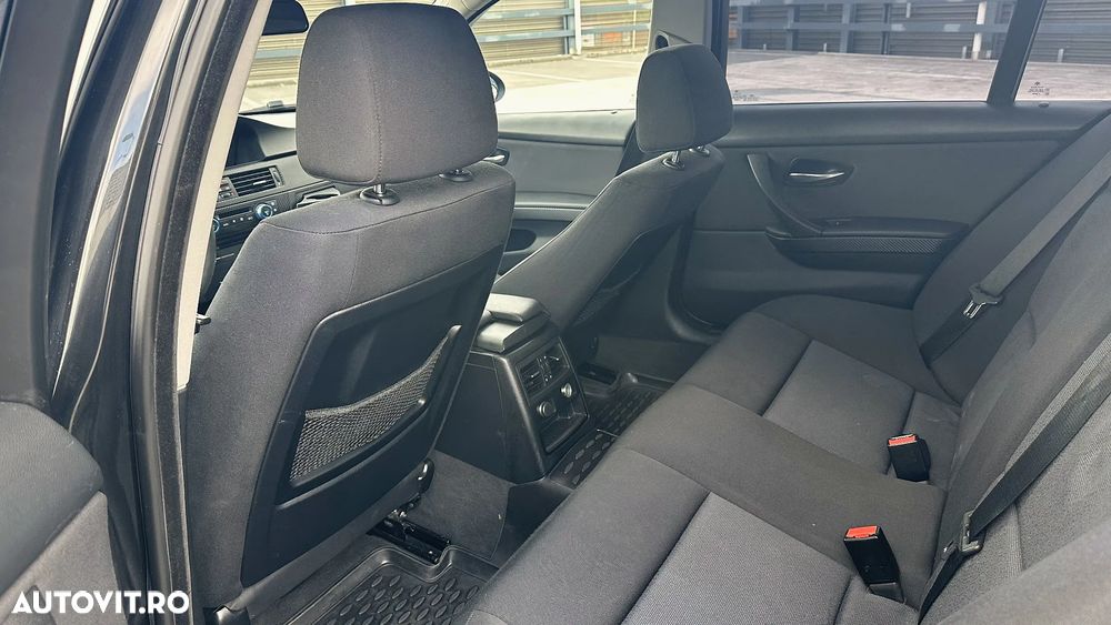 BMW Seria 3 318i - 14