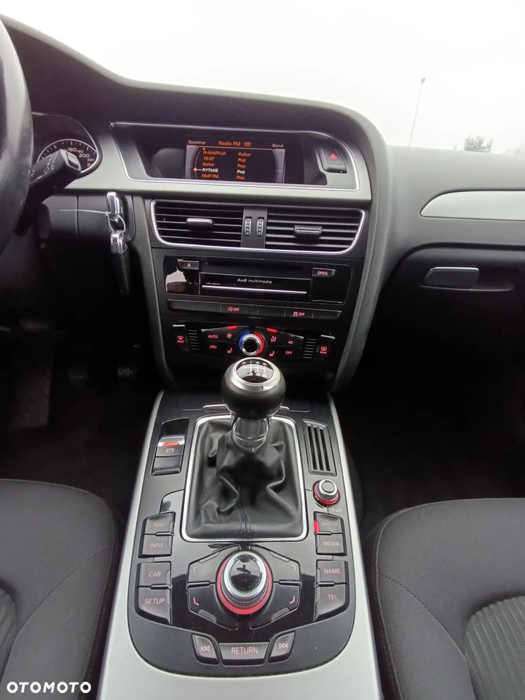 Audi A4 Avant 2.0 TDI DPF Ambiente - 12