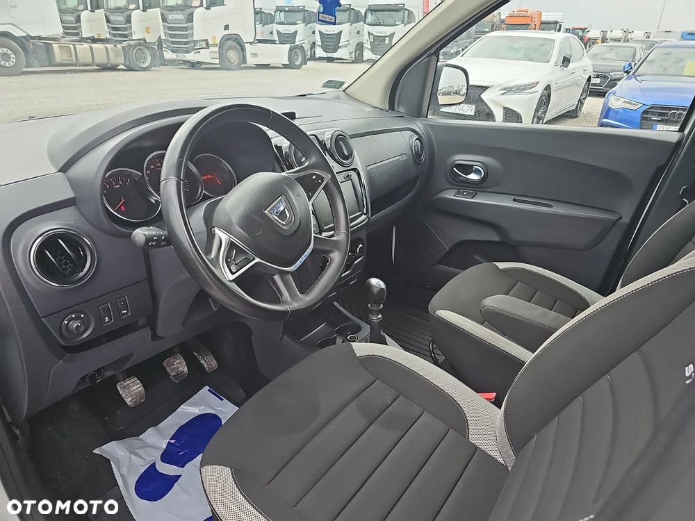 Dacia Lodgy 1.5 Blue dCi Stepway S&S EU6d - 10