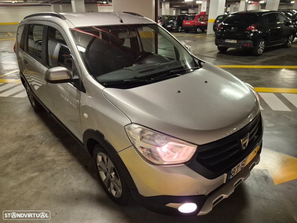 Dacia Lodgy 1.5 dCi Stepway 7L - 7