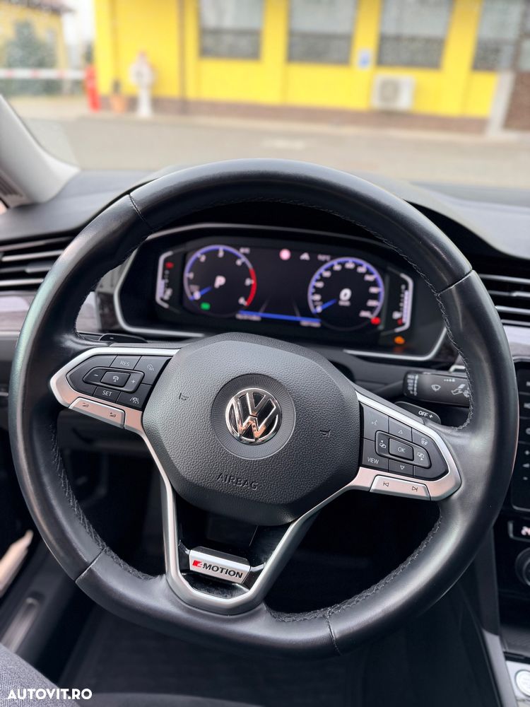 Volkswagen Passat 2.0 BiTDI 4Mot DSG Highline - 10