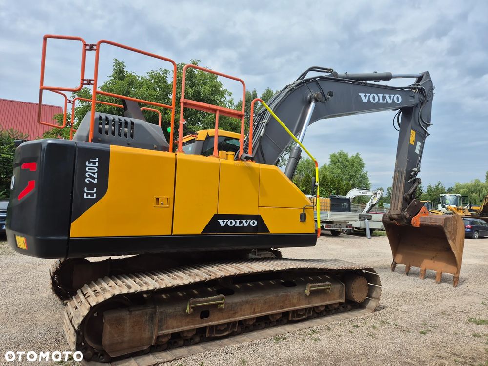 Volvo EC 220 EL - 9
