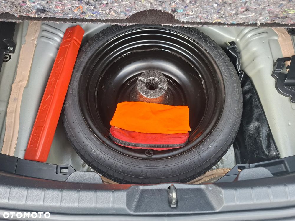 Toyota Yaris - 24