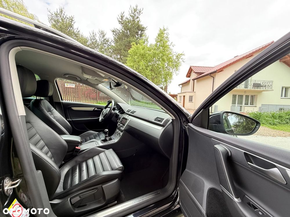 Volkswagen Passat Variant 2.0 Blue TDI SCR Highline - 25