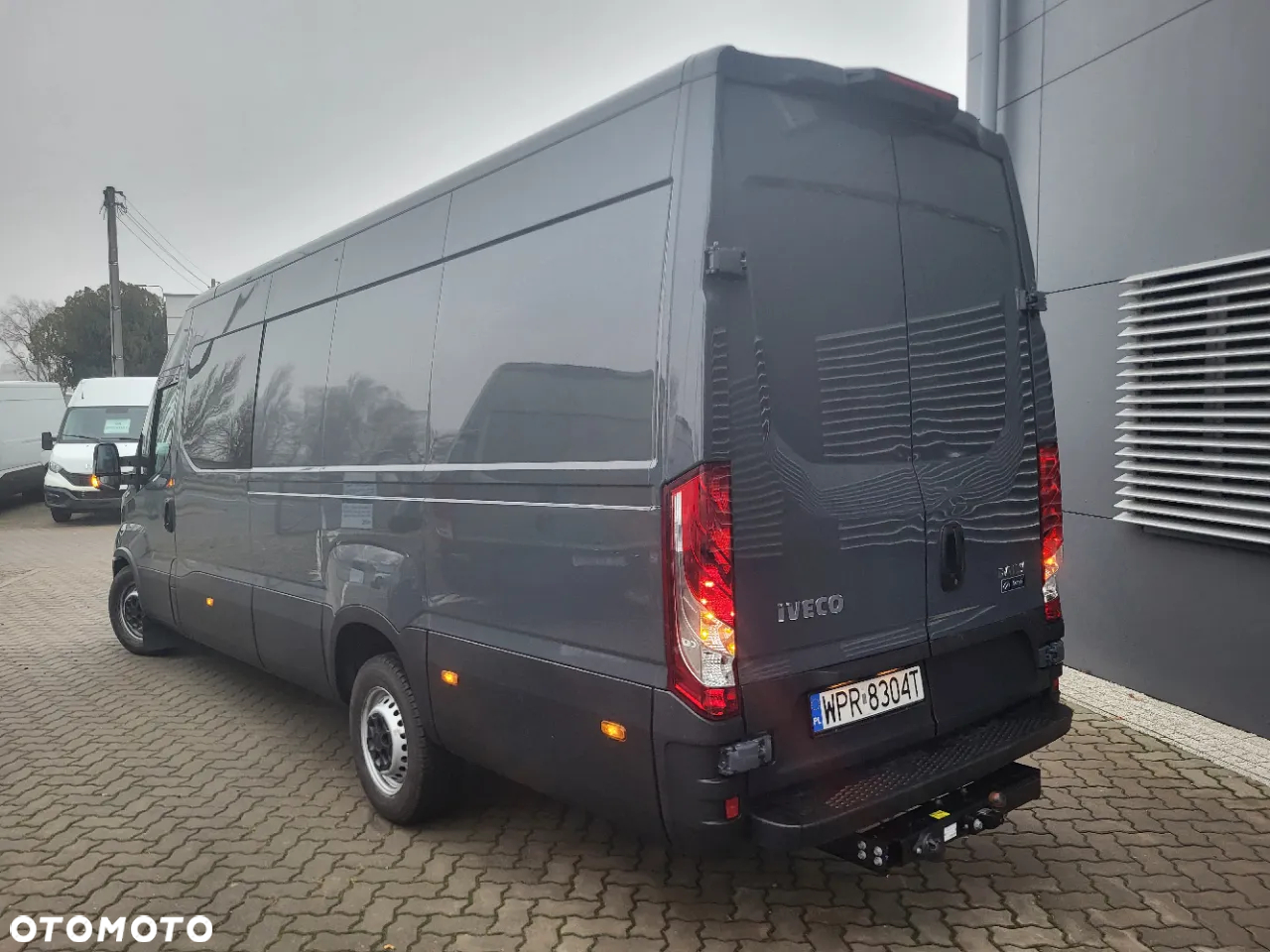 Iveco 35S18A8V Furgon 7-osobowy - 4