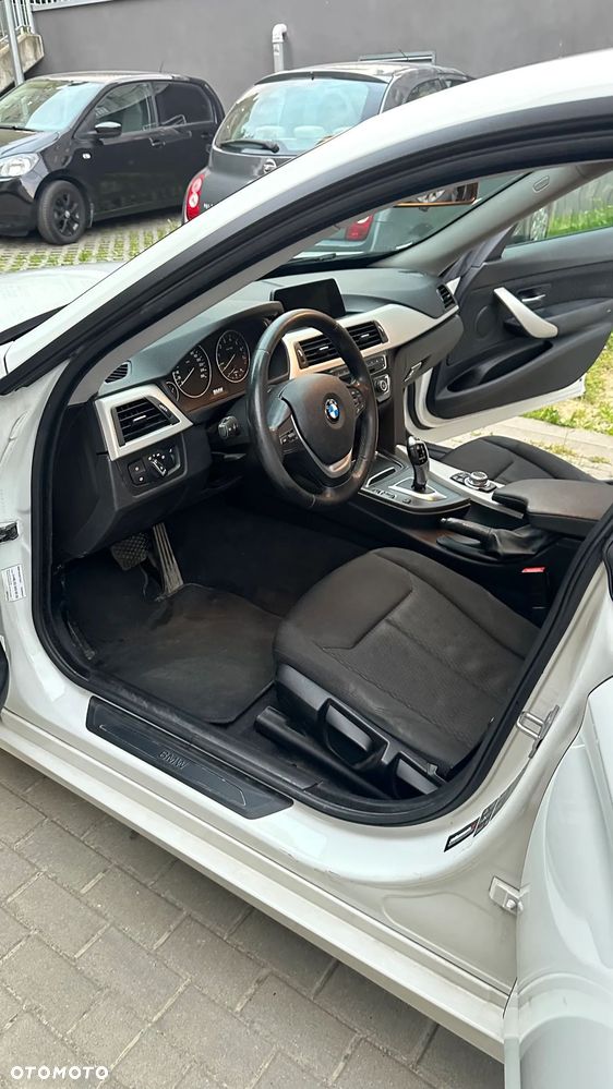 BMW Seria 3 320i xDrive - 10