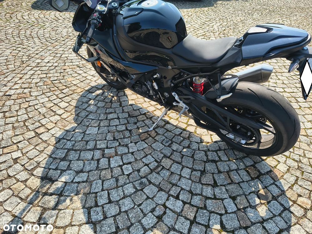 BMW S - 4