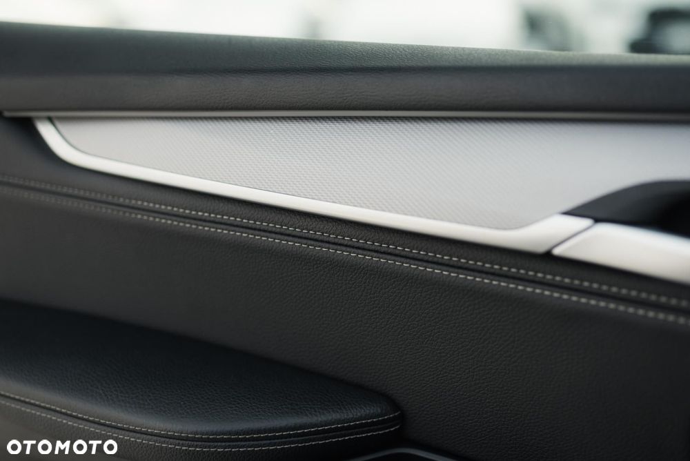 BMW X5 xDrive25d - 33