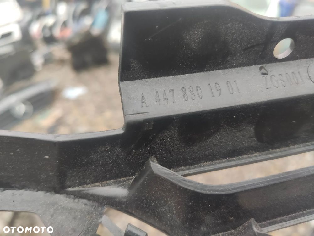 CC Grill Atrapa Przód Mercedes V-Klasa W447 Pod Kamere a4478801901 - 4