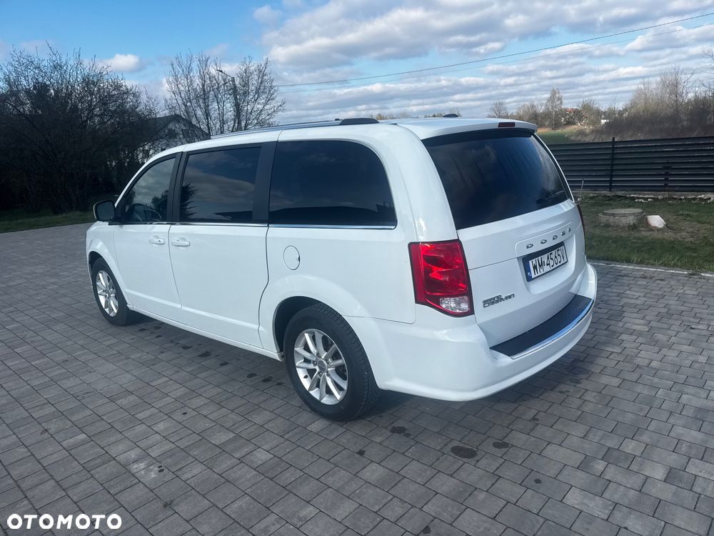 Dodge Grand Caravan 3.6 R/T - 7